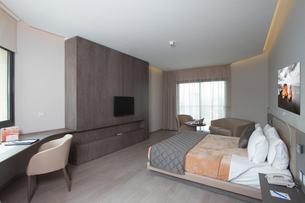 Promenade Hotel Zalqa Exterior photo